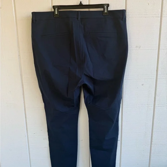 NWT Old Navy Pixie High Rise Size 18 in Navy - Picture 4 of 4